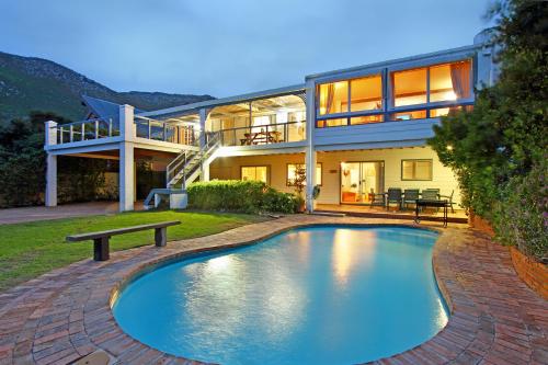 Atlantic Dream Beachfront Villa — rental in 11 Beach Road, Scarborough, Scarborough ZA, 7975