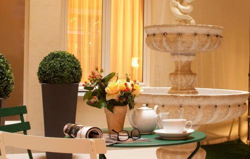 Hotel Saint Honore 85