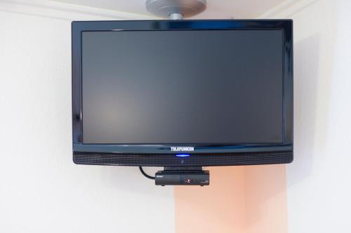 Zimmer Weiss - image 6