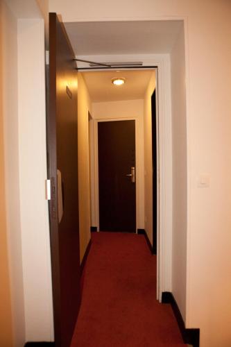 Royal Wagram - image 11