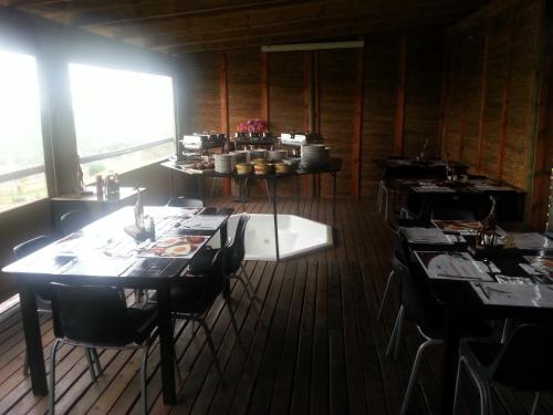 Ресторант, The Hexagon Wildlife Conservation in Uitenhage Farms