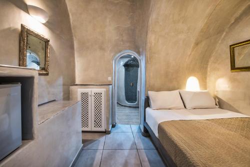 Katerina's Castle - Caldera Cave Hotel - image 5