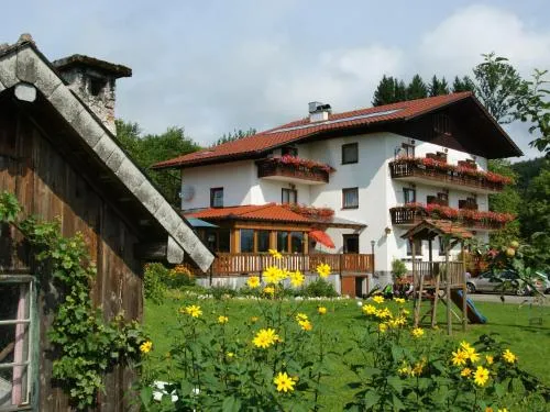 Biobauernhof Nussbaumer in Nussdorf am Attersee, Österreich
