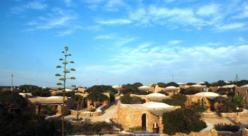 I Dammusi di Borgo Cala Creta Ideally located in the prime touristic area of Lampedusa, I Dammusi di Borgo Cala Creta promises a relaxing and wonderful visit. The hotel has everything you need for a comfortable stay. Free Wi-Fi in