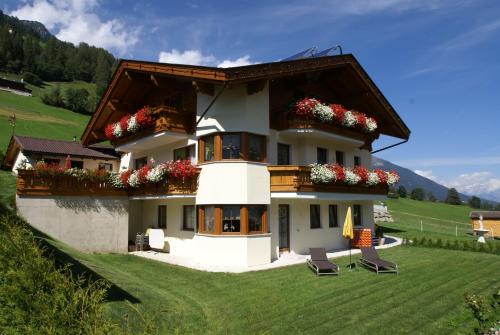 Sonnenschlössl Apartments Neustift im Stubaital