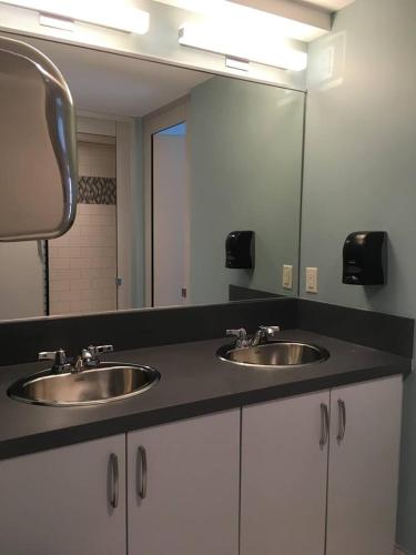 Bathroom, University of King's College in Halifax (NS)