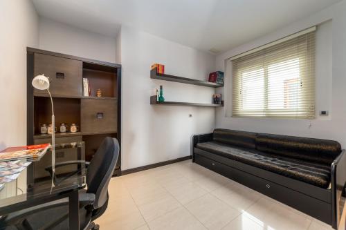 Travel Habitat Ático Ciutat Vella. - image 14