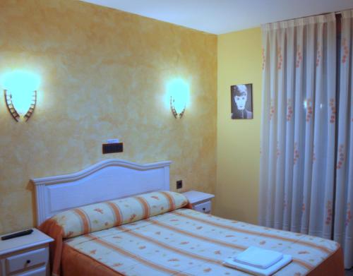 Double Room image 10