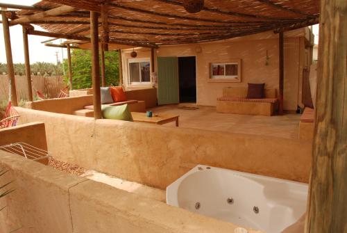 Exterior view, Muchnik - Arava Desert lodge in City Center