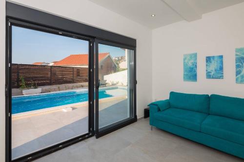 Villa Salt - 10 people, heated pool, Trogir, near beach & Split airport