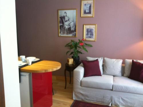 No11 Hotel & Apartments - image 4
