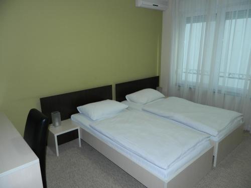Villa Park - image 7