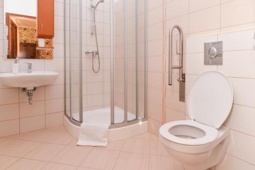 Althaus Vendégház - image 11