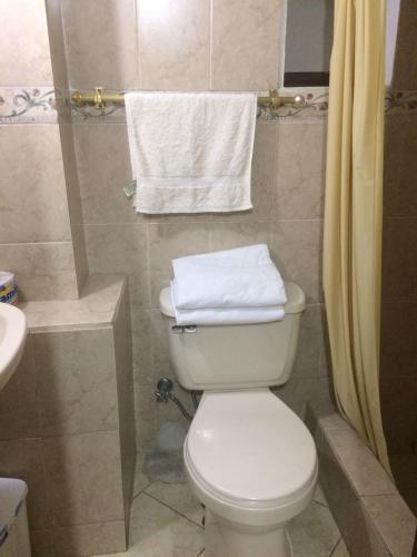 Triple Room with Private Bathroom image 5