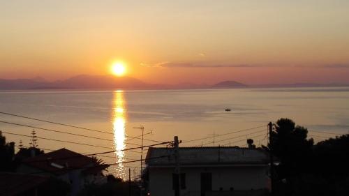  Seaside Holiday Apartment in Xiropigado
