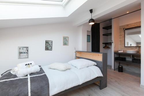 Loft 3 pièces duplex 3 étoiles calme centre ville à 5 mn des plages et palais, Grasse