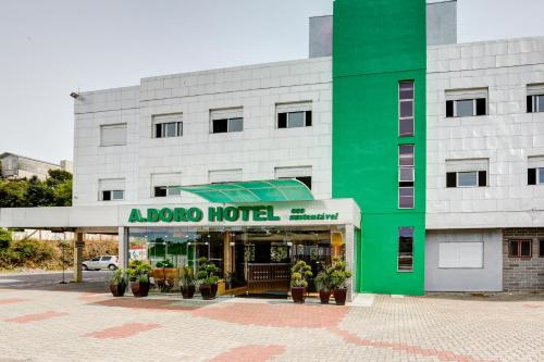 Adoro Hotel