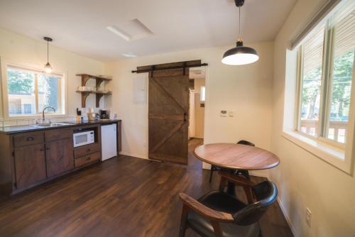 Eagle Cap Chalets - 주방
