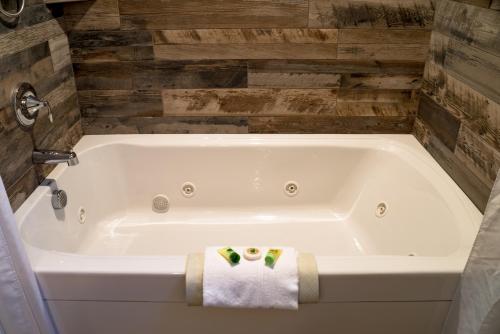 Eagle Cap Chalets - 화장실