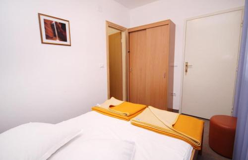 Double Room Tucepi 5263c