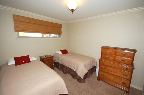 2523 Bertha Avenue Cabin - image 3