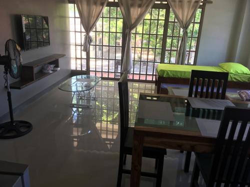 25 négyzetméteres, 1 hálószobás Apartman 1 fürdőszobával Candon területén (Beinte Singko de Marso  Dormtel) in Candon