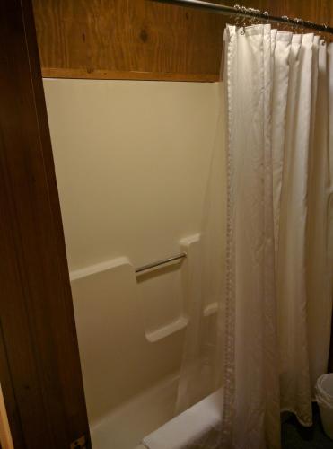 The Sugar Creek Retreat - image 6
