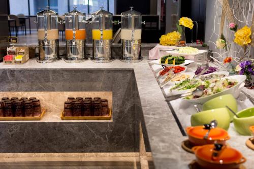 餐飲服務, 三好行旅 (Sun Hao Hotel.Taichung) in 台中市