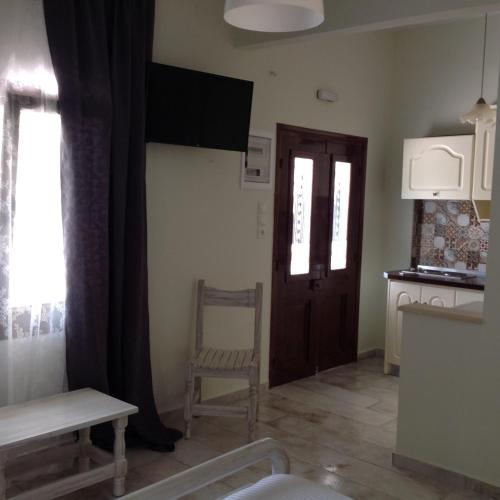 Studio with Garden View image 6