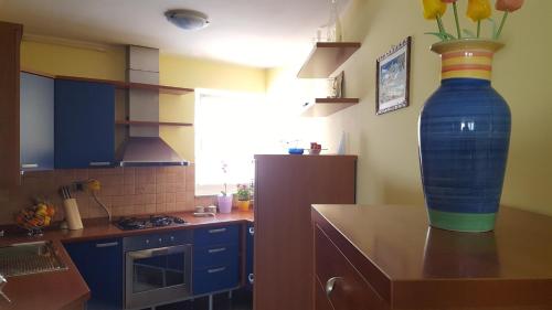 Apartment image 8