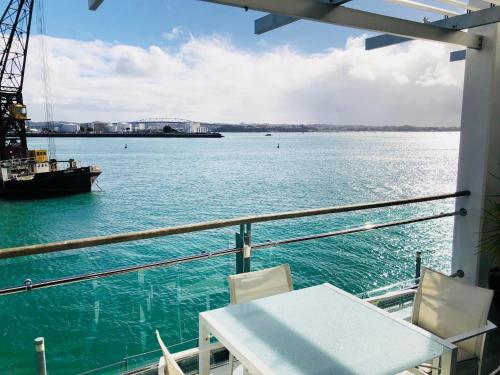 1BR Princes Wharf Apartment with Fabulous Views - Auckland