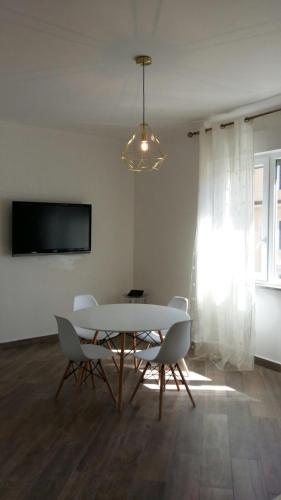 Literary House - image 8