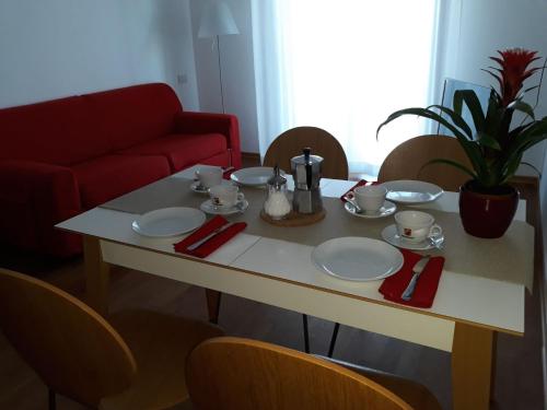 One-Bedroom Apartment with Balcony image 1