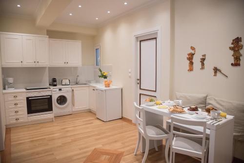 Living near Acropolis by Sylvia Staikou 2nd & 3d floor, Athens (photo 3)