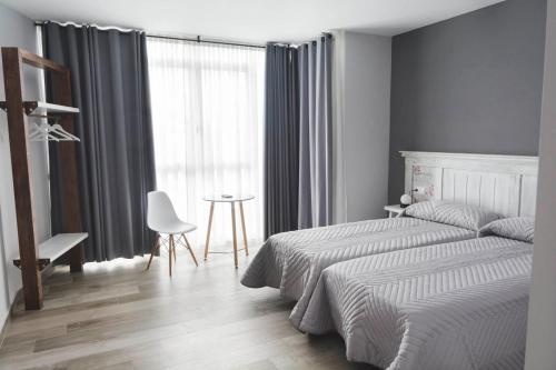2 twin beds