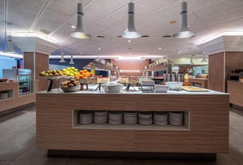 Restaurant, Golden Port Salou & Spa in Capellans