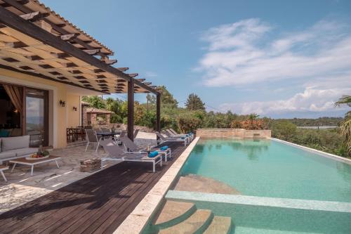  Villa Zacharenia Perithia Corfu in Perítheia