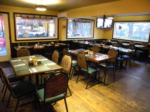 Étterem, Auberge Valcartier - Par Aneyro in Saint-Gabriel-de-Valcartier (QC)