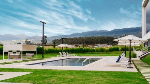 สระว่ายน้ำ, Eb Hotel By Eurobuilding Quito Airport in ตาบาเบลา