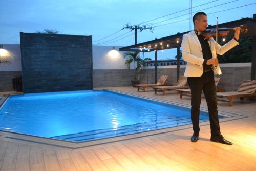 Swimming pool, Hotel Meson de la Chinantla in María Luisa