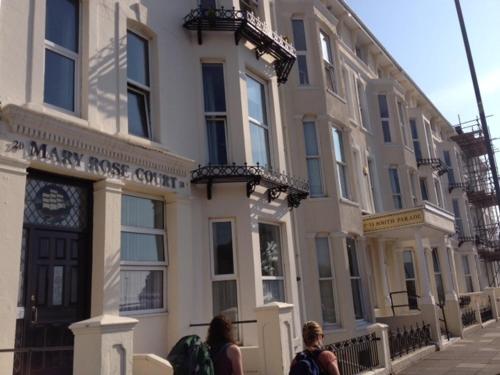 Modern One Bedroom Apartment near the seafront