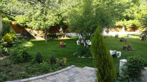 Riverside Guesthouse - main image