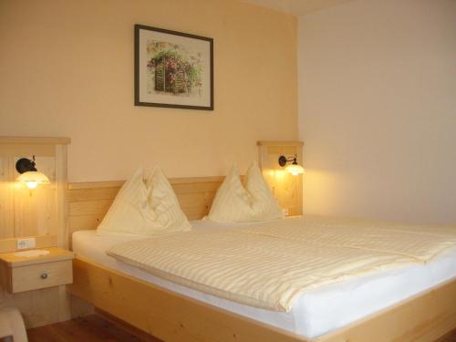 Comfort Two Bedroom Apartment with Balcony