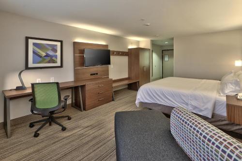 Holiday Inn Express & Suites Portales, an IHG Hotel - main image