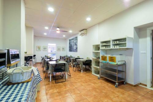 セビリア Hostal Jentoft 2つ星 ホテル プール