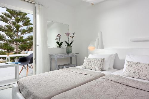 Milos Hotel - image 2