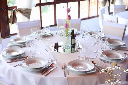 Eten en drinken, Salas Đorđevic in Šupljak