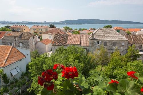  Luxury & Panoramic Sea View Apartment Bruno, Pension in Kaštela