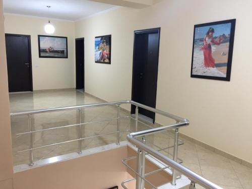 Basic Triple Room image 2