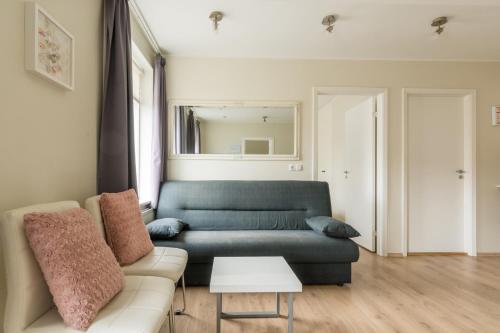 TOWN SQUARE Apartments - image 10